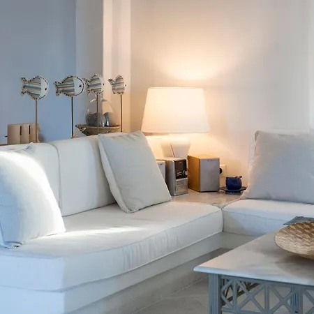 Villa Paros Sleeps 8 Air Con Wifi T478604