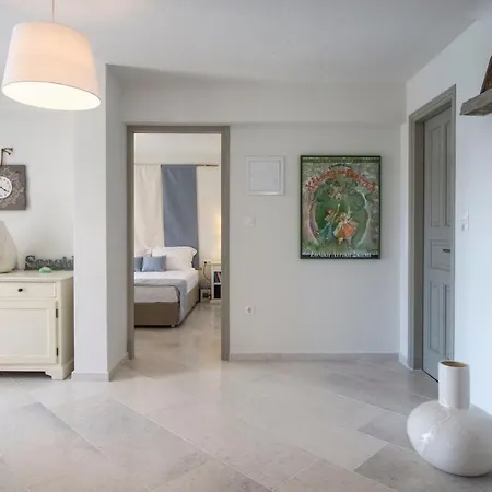 Paros Sleeps 8 Air Con Wifi T478604 Villa