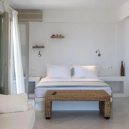 Villa Paros Sleeps 8 Air Con Wifi T478604 Páros